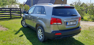 Kia Sorento XM (3 foto / 11)