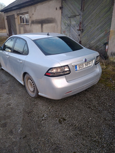 Saab 9-3 (4 foto / 7)