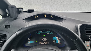Nissan Leaf 2014 (3 фото из 4)