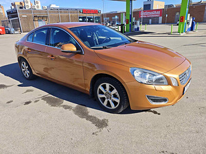 Volvo S60 2011 a. (2 foto / 8)