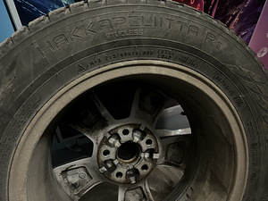Škoda veljed + Nokian Hakkapeliitta D3 (M+S). R16 215/60 (2 foto / 5)