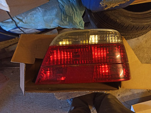 Задняя фара BMW e38 (2 фото из 3)