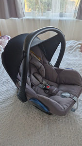 Maxi-Cosi Cabriofix + isofix alus + soojakott