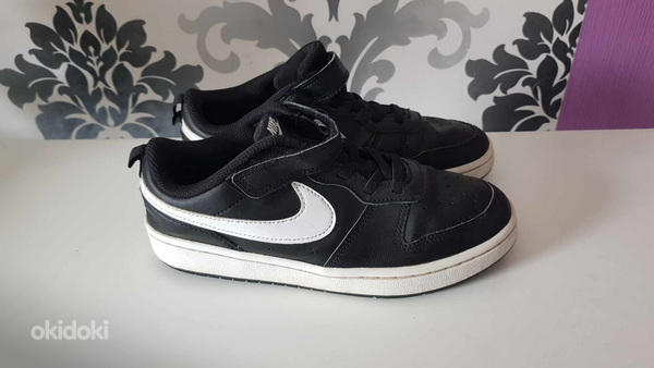Nike белые, черные кроссовки k/s 35 (фото #1)