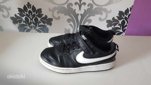 Nike белые, черные кроссовки k/s 35 (фото #2)