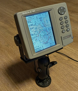 Kaardiplotter 5" + Navionics 44XG kaart (1 foto / 2)