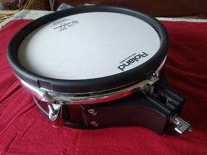 Roland Pd-105 New (1 foto / 3)
