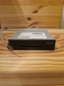Считыватель ID-карт (1 фото из 2)