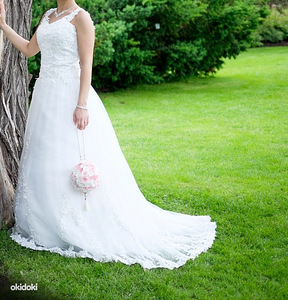 Красивое свадебное платье, размер M