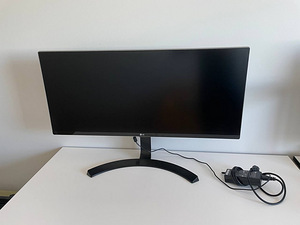 LG 34 21:9 UltraWide IPS LED Monitor (34UM88C-P), 3440x1440 (1 foto / 2)