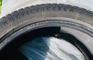 Kasutatud 235/45R18, 4tk, 5mm (2 foto / 5)
