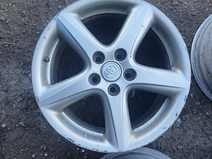 Диски литые Toyota (4 фото из 7)