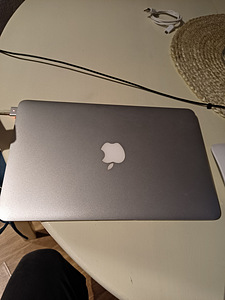 Macbook air 2013 (2 фото из 5)