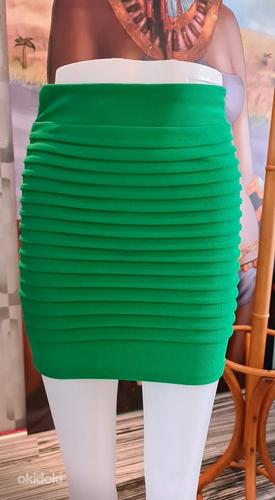 Зеленая юбка (фото #1)