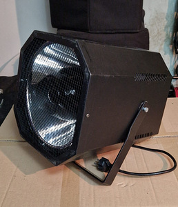 Showtec UV 400W valgusti (2 foto / 2)