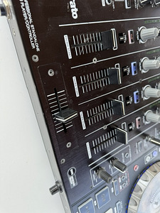 Denon MCX800 контроллер (2 фото из 3)