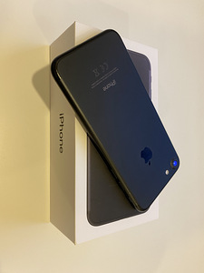 iPhone 7, черный 32Gb (3 фото из 3)