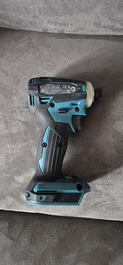 Продается новый Makita Impact Dtd172z 18V без аккумулятора и зарядного устройств... (2 фото из 3)