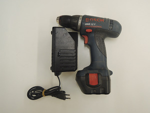 Дрель-шуруповерт Bosch GSR 12V + зарядка (3 фото из 6)