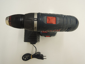 Дрель-шуруповерт Bosch GSR 12V + зарядка (4 фото из 6)