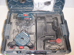Ristjoonlaser Bosch GLL 3-50 + kinnitus + kohver (2 foto / 8)