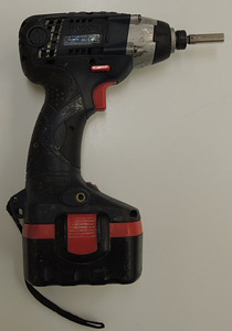 Akutrell Bosch GDR 14,4v Professional + aku 2,0Ah + laadija (3 foto / 7)