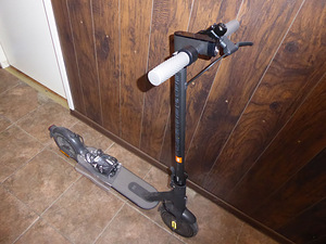 Elektritõukeratas Xiaomi Mi Electric Scooter 1S + Laadija (3 foto / 5)