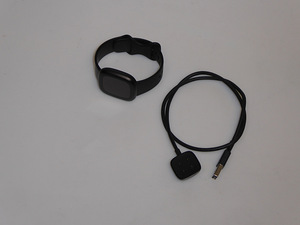 Nutikell Fitbit Versa 3 Wi-Fi NFC, black (3 foto / 6)