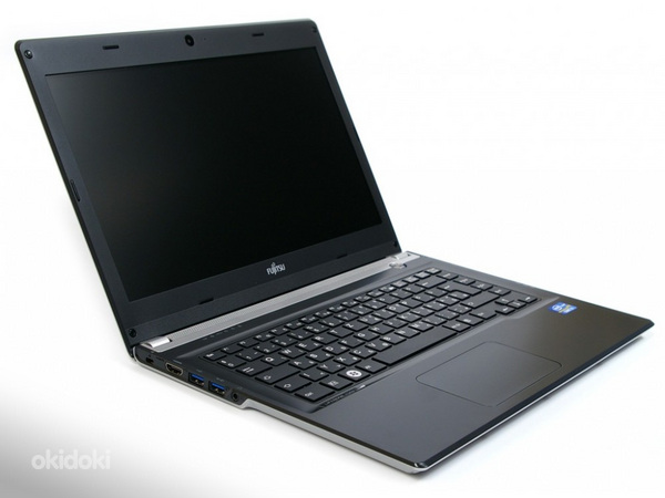 Ноутбук Fujitsu Lifebook UH552