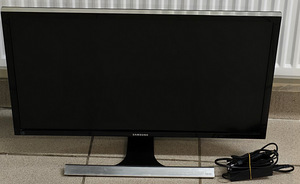 Monitor Samsung U28E590D + Adapter (3 foto / 6)