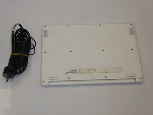 Sülearvuti Acer Aspire One + laadija (5 foto / 5)