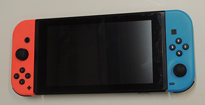 Mängukonsool Nintendo Switch HAC-001 + laadija + kott (3 foto / 6)