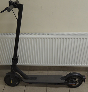 Электрический самокат Xiaomi Electric scooter 1S + зарядка (3 фото из 6)
