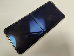 Telefon Huawei P50 Pocket + Laadija + Karp (3 foto / 5)
