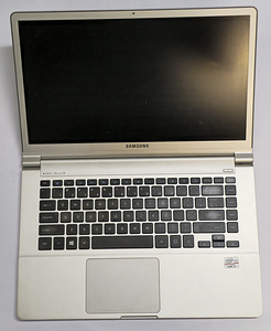 Sülearvuti Samsung NP900X4D + Laadija (aku ei tööta) (5 foto / 8)