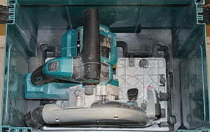 Аккумуляторная циркулярная пила Makita DSP601ZJU + чемодан (2 фото из 5)