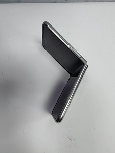 Telefon Huawei P50 Pocket (4 foto / 5)
