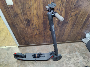Самокат Ninebot Segway KickScooter ES2 + Зарядка (2 фото из 5)