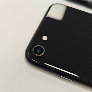 Mobiiltelefon Apple iPhone SE 64GB Aku 87% + kaane (4 foto / 6)