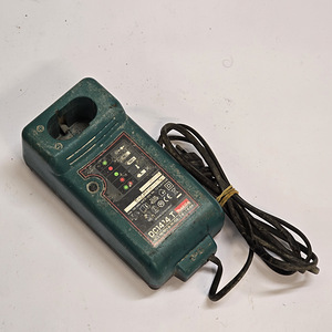 Laadija Makita DC1414T (5 foto / 5)
