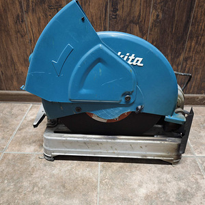 Metallitükeldusssaag Makita 2414EN (5 foto / 5)