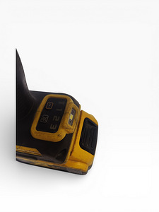 Гайковерт Dewalt DCF900 + АКУ 5,0АЧ (4 фото из 4)