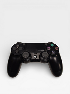 Mängukonsool Sony Playstation 4 Pro 1 TB + Juhe + Pult (4 foto / 5)