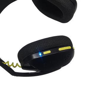 Bluetooth Наушники Logitech G435 (6 фото из 7)