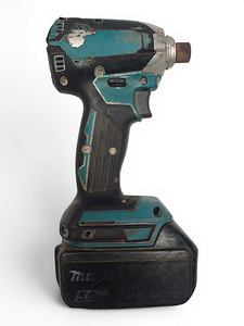 Akutrell Makita DTD153 + aku 5.0AH (3 foto / 5)