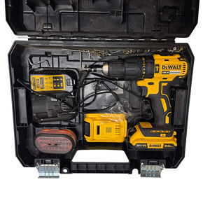 Akutrell DeWalt DCD778 + aku 2,0Ah 2tk+ laadija + kohver (3 foto / 5)