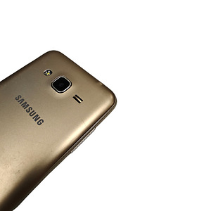 Telefon Samsung J3 2016 (5 foto / 5)