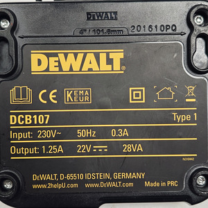 Laadija DeWalt DCB107 (5 foto / 5)