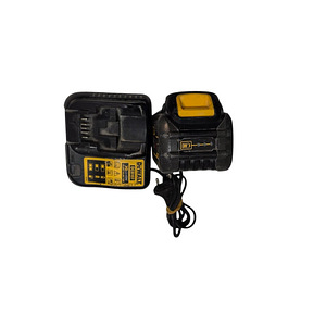 Laadija Dewalt DCB107 + aku Dewalt 6,0Ah (5 foto / 5)