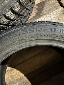 315/35 R20 Nokian WR SUV3 (4 foto / 5)